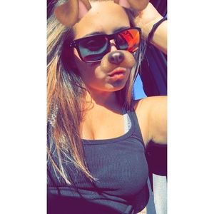 Meet your Posher, Holly